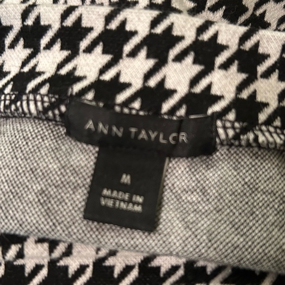 Ann Taylor Houndstooth Top - Picture 7 of 7